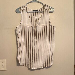 Haute Monde Black and White Striped Sleeveless Top + Zipper Vneck [Size: XL]